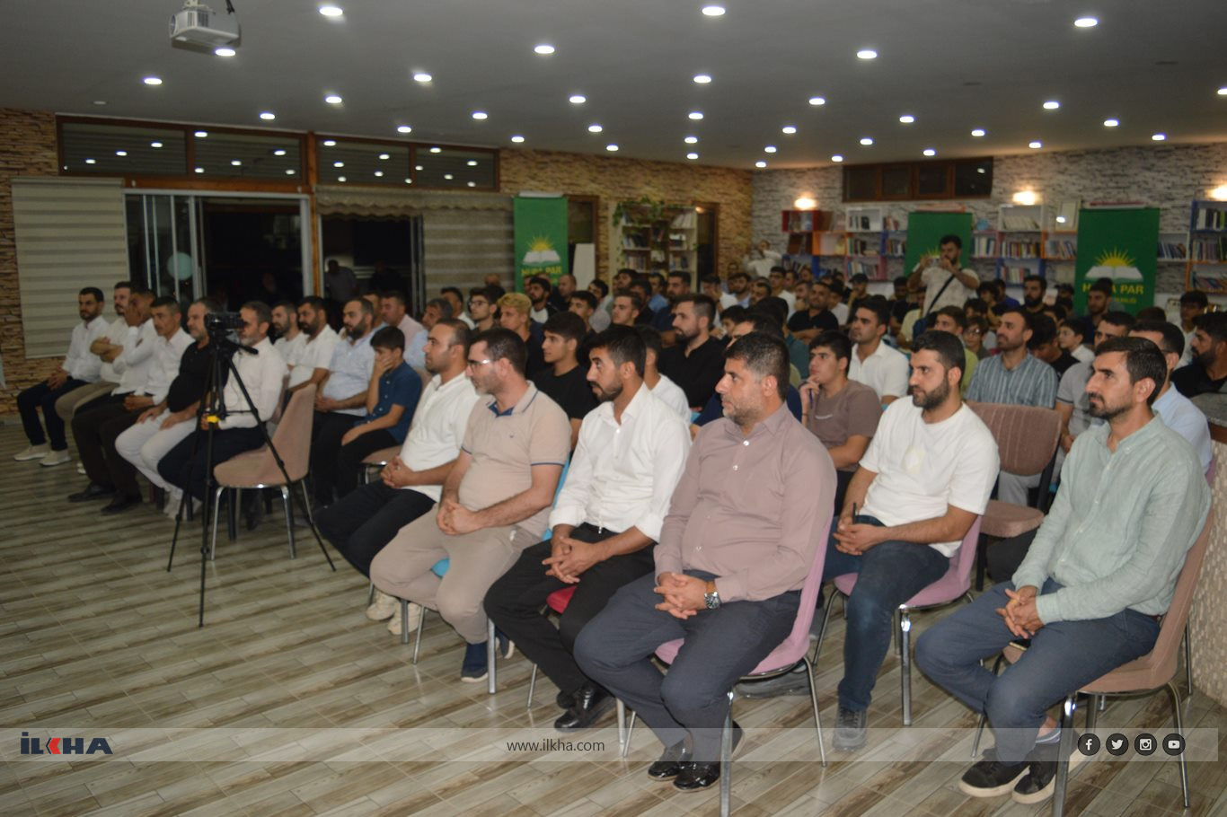 HÜDA PAR Chairman shares political and moral lessons with young people at Siirt meeting
