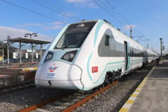 Milli elektrikli hızlı tren saatte 250 kilometre hıza ulaşarak rekor kırdı