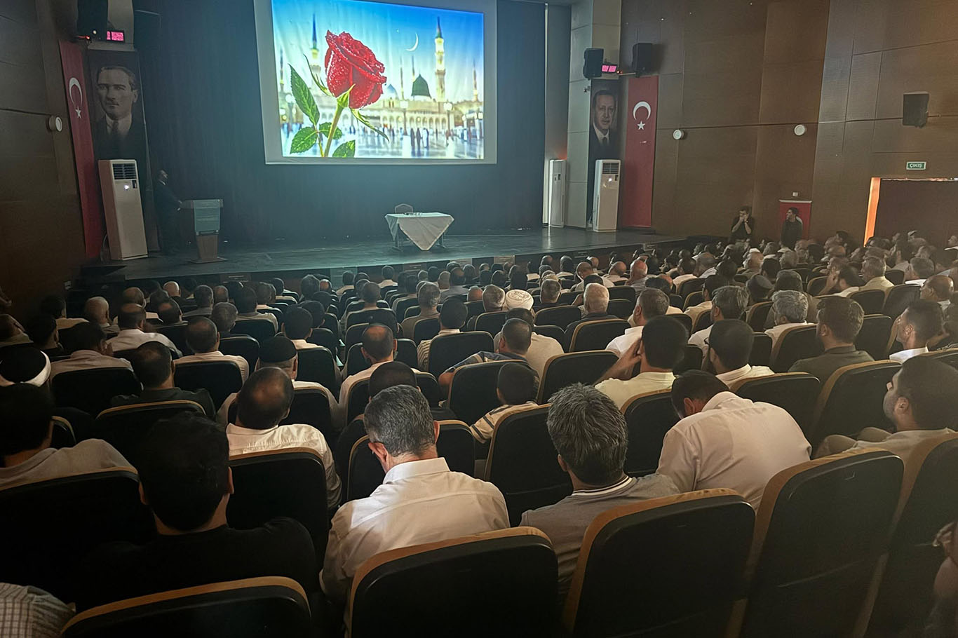 Vali Yavuz: Seçmeli din dersleriyle daha fazla çocuğumuza ulaşabiliriz