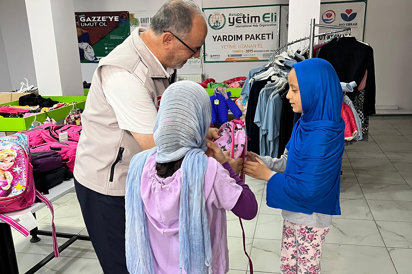 Umut Kervanından Kovancılar'da ihtiyaç sahibi ailelere destek