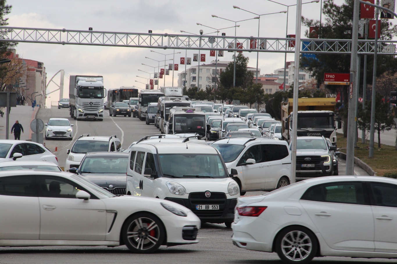 Uzman sürüş eğitmeni Taşkın'dan okul telaşı uyarısı: Trafiğe çıkarken bunlara dikkat edin
