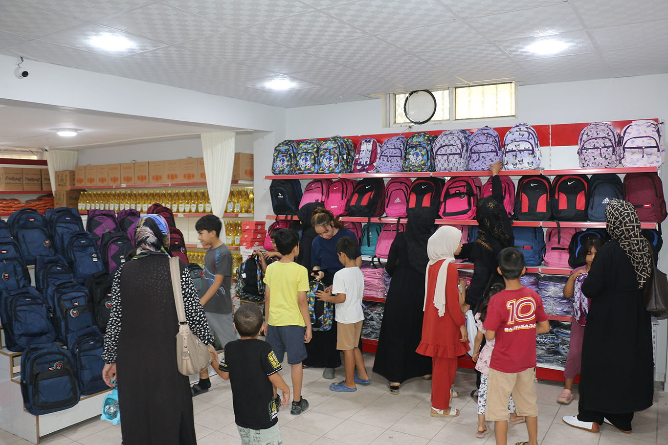 Şanlıurfa'da Umut Kervanı'ndan öğrencilere kırtasiye desteği