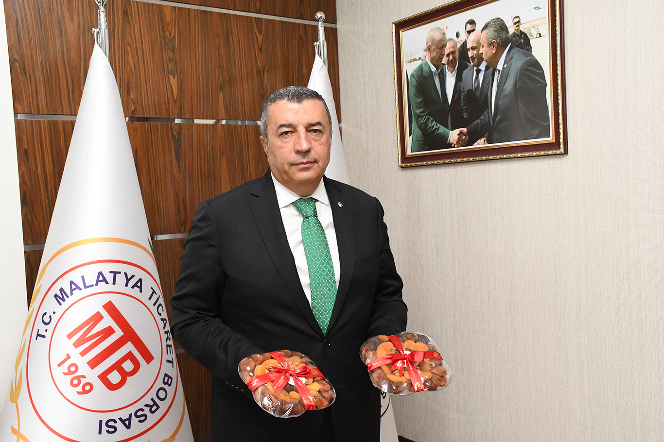Malatya Ticaret Borsasından TEKNOFEST'e kayısı ikramı