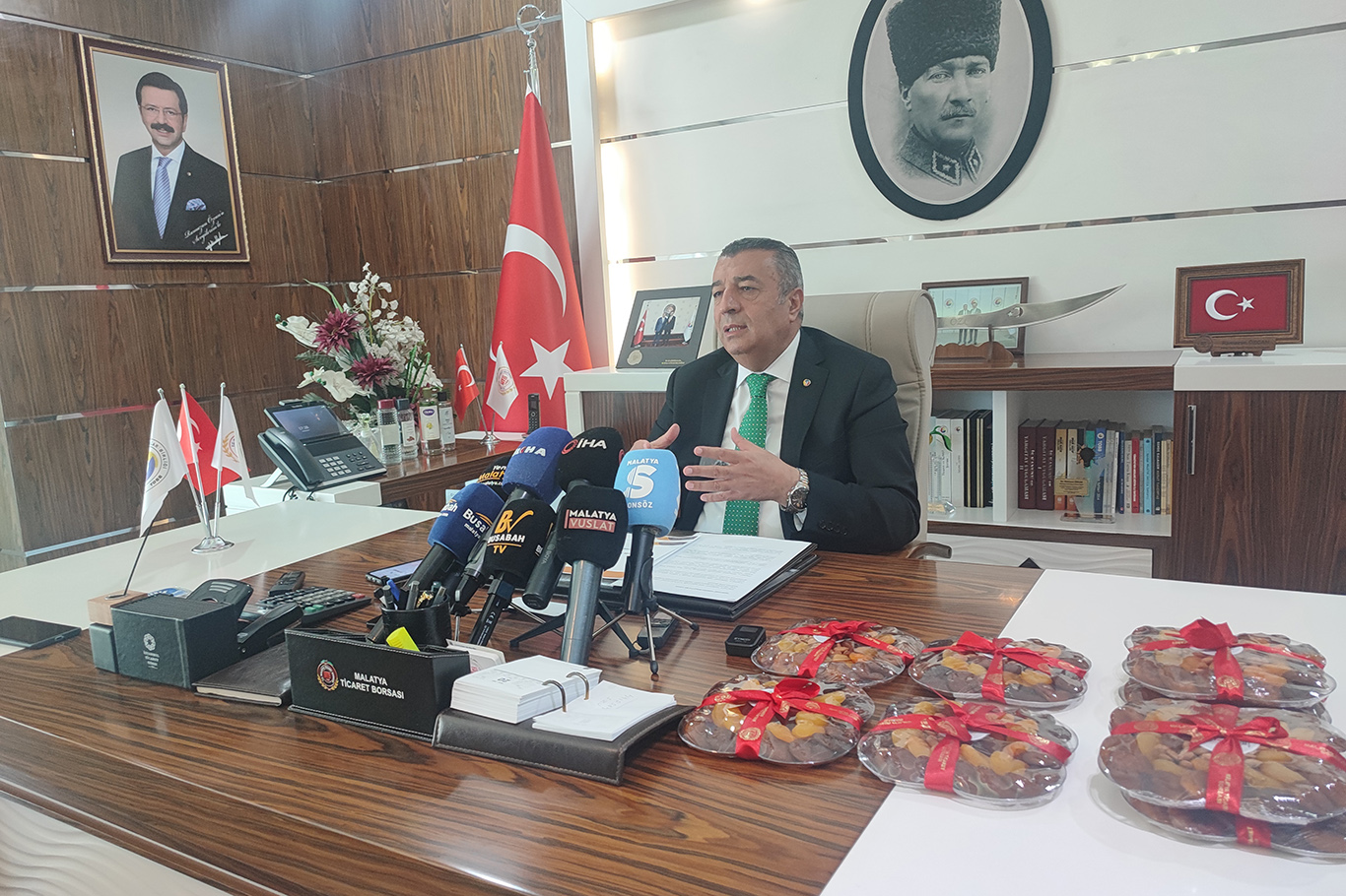 Malatya Ticaret Borsasından TEKNOFEST'e kayısı ikramı