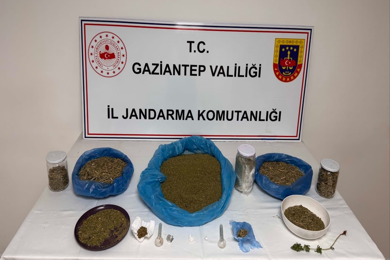 Gaziantep'te uyuşturucu ve kaçakçılık operasyonu: 166 şüpheli yakalandı