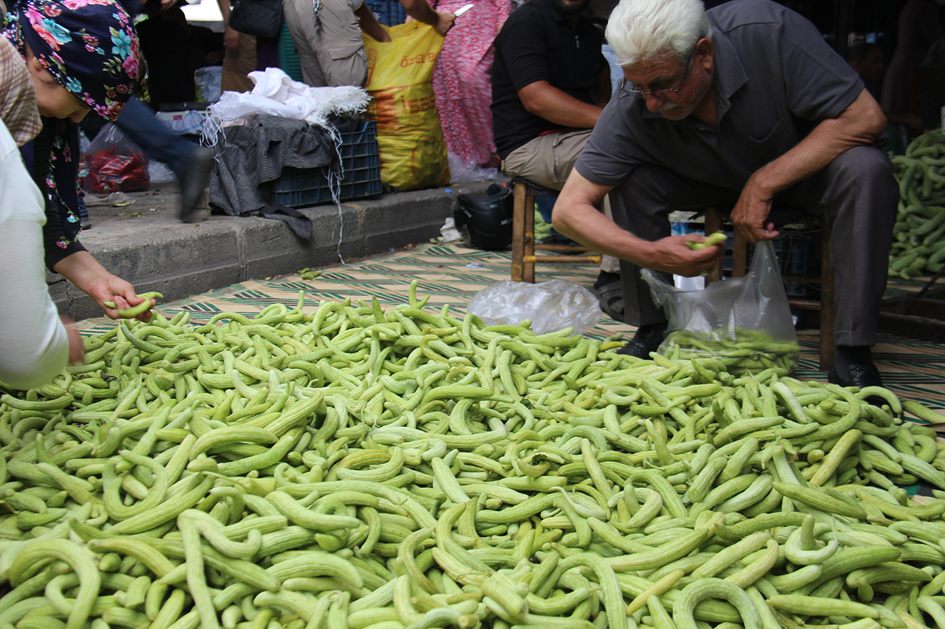 Pazarlarda turşu sezonu hareketliliği