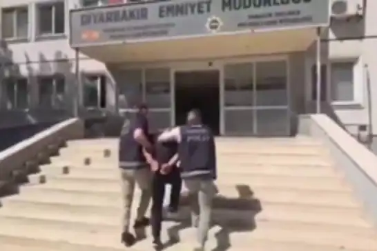 Diyarbakır'da durdurulan araçta 14 kilo 420 gram esrar ele geçirildi