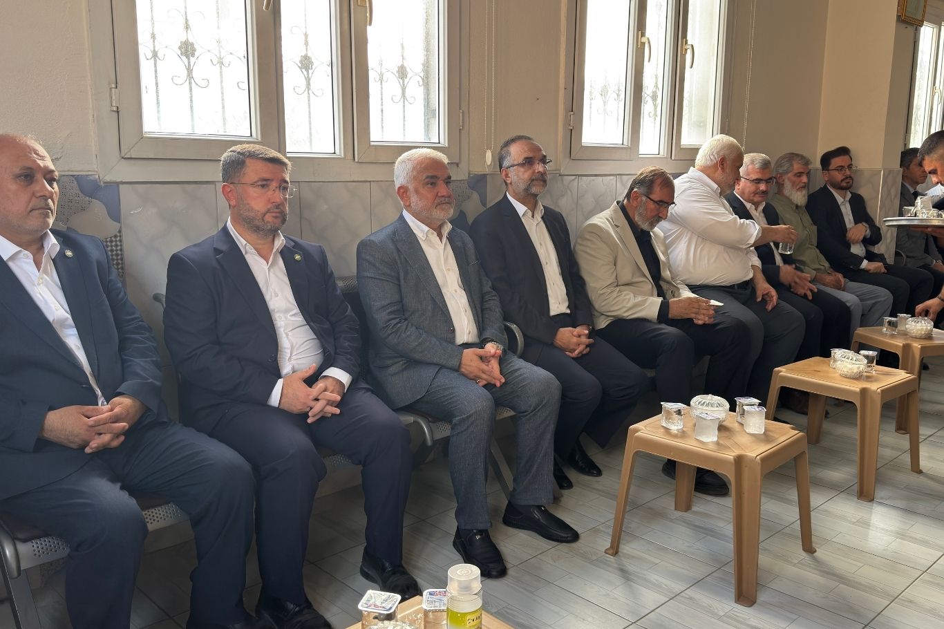 HÜDA PAR Genel Başkanı Zekeriya Yapıcıoğlu, partisinin Trabzon İl Başkanı Hakan Özbay ile Adana Seyhan İlçe Başkanı Yusuf Özbay’ın vefat eden babası için Ceyhan ilçesinde kurulan taziye evini ziyaret ederek aileye başsağlığı dileğinde bulundu.