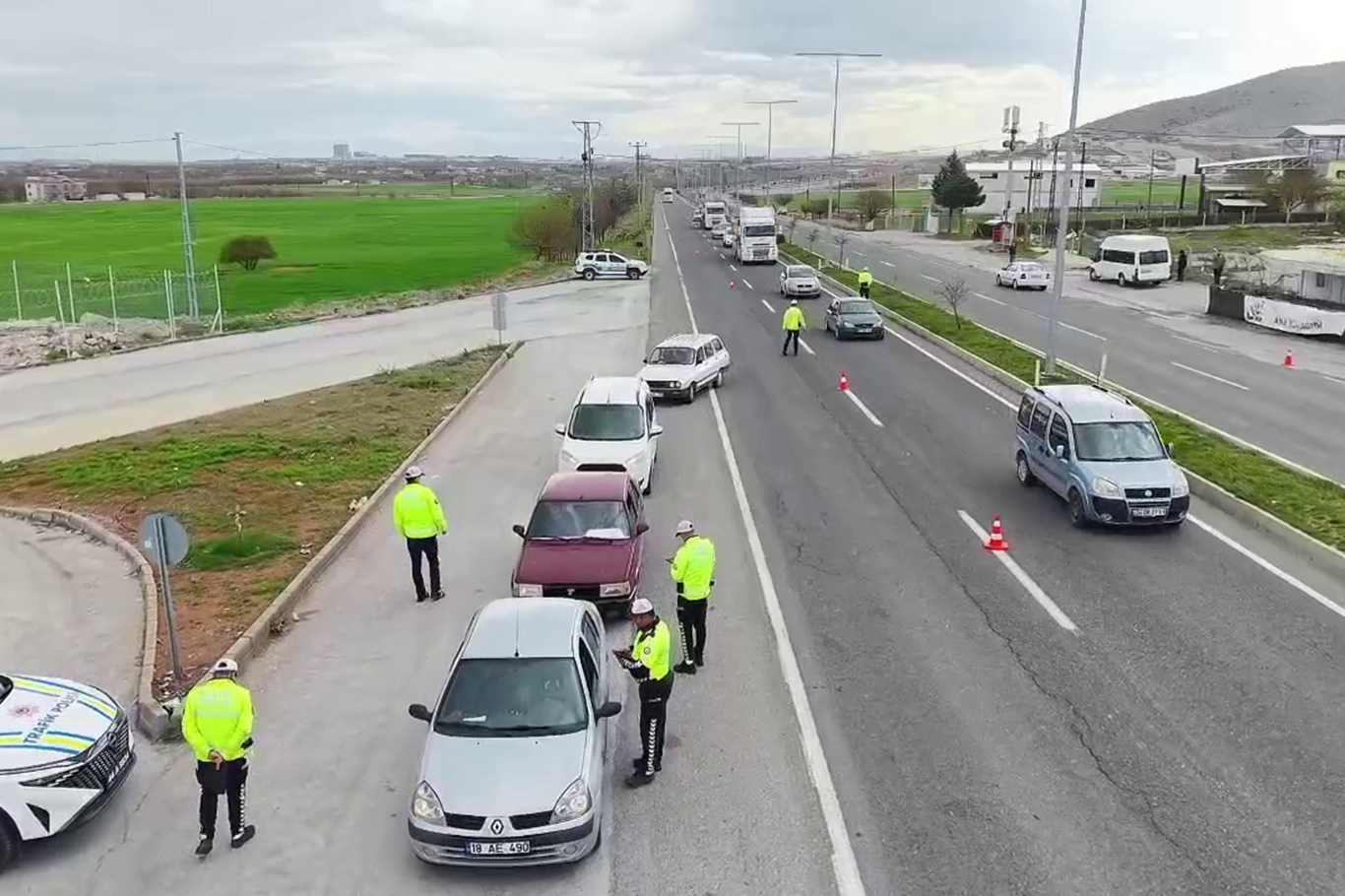 Malatya'da çeşitli suçlardan 24 şahıs yakalandı