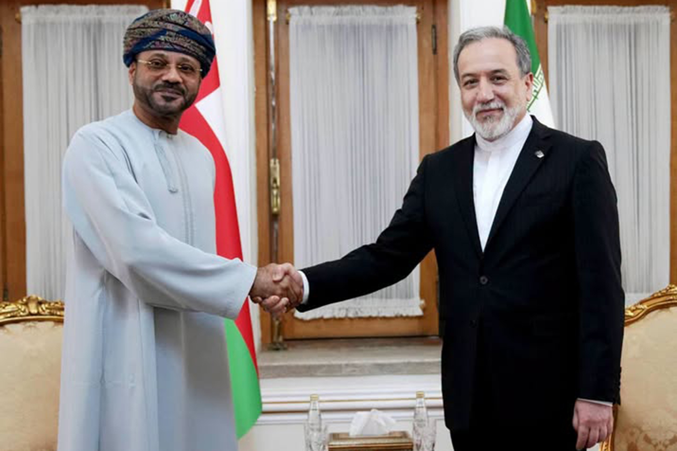 Iran, Oman foreign ministers discuss regional developments in phone call