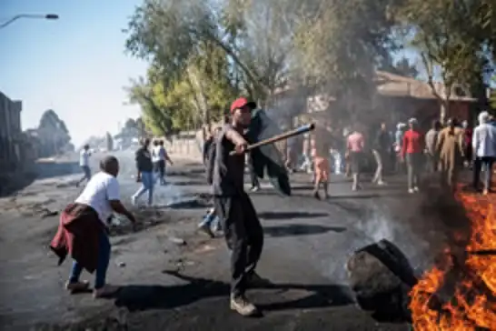 Güney Afrika'da iki Nijeryalı'nın öldürülmesiyle olaylar patlak verdi