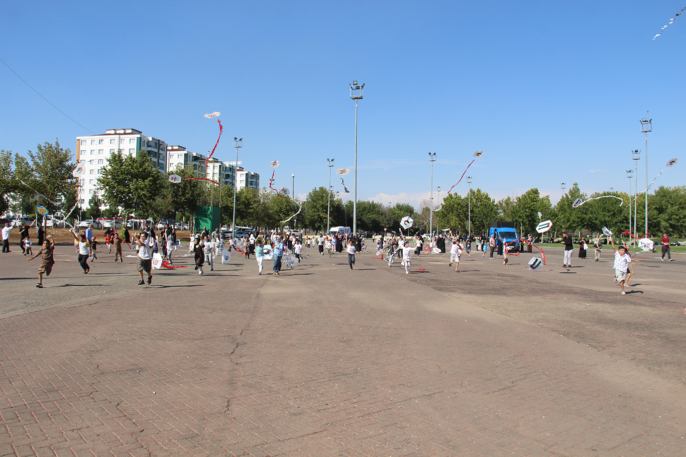 Diyarbakır'da "Uçurtmalar Gazze'de de Özgür Uçacak" etkinliği düzenlendi