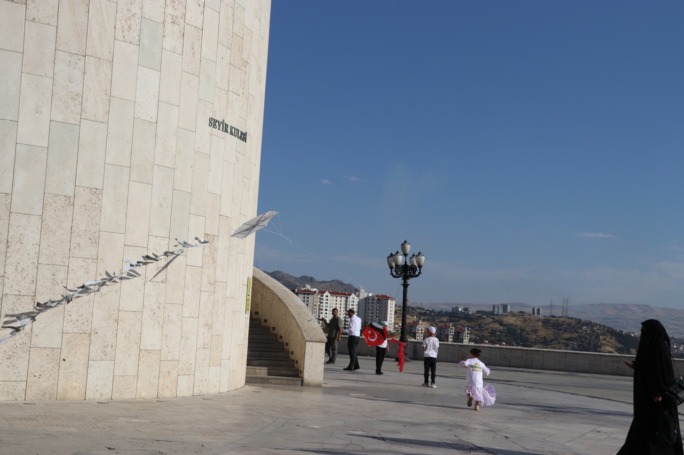 Ankara'da minikler "Hayat Namazla Güzeldir" dedi