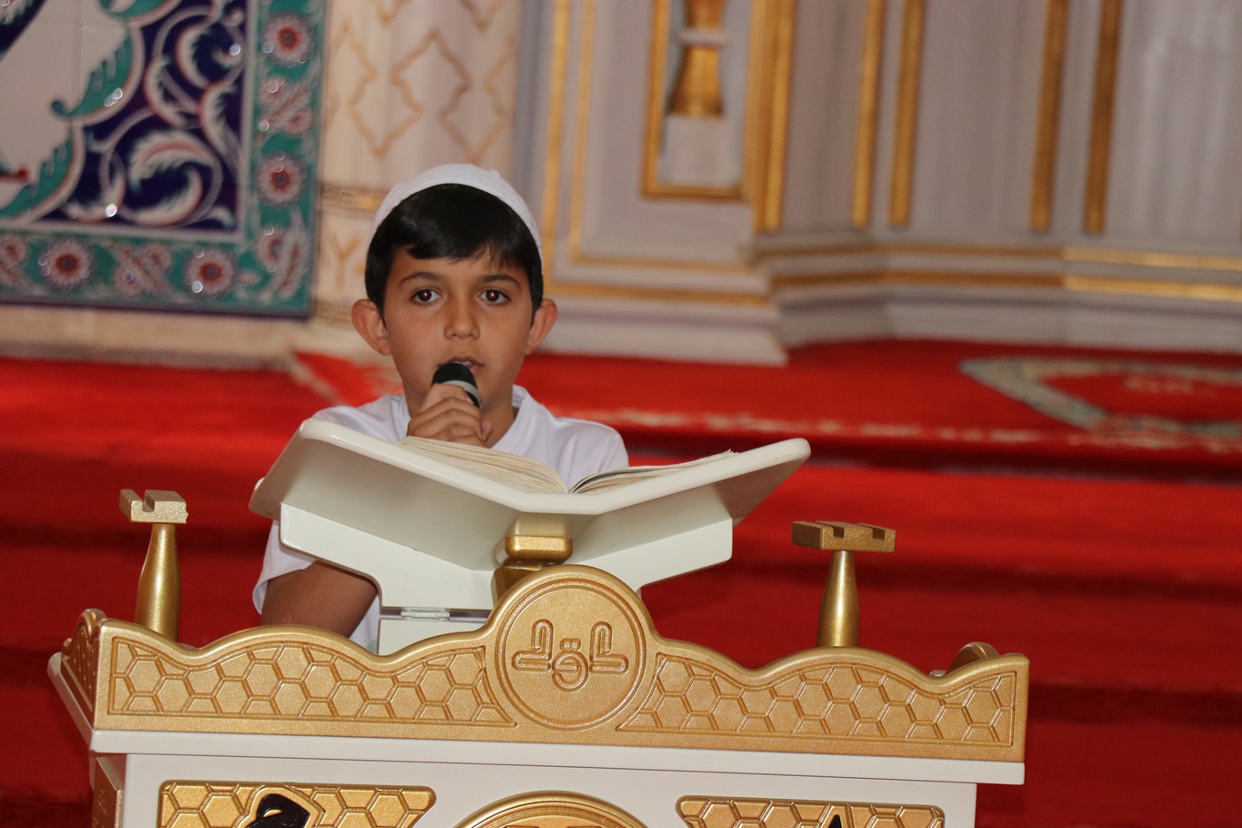 Ankara'da minikler "Hayat Namazla Güzeldir" dedi