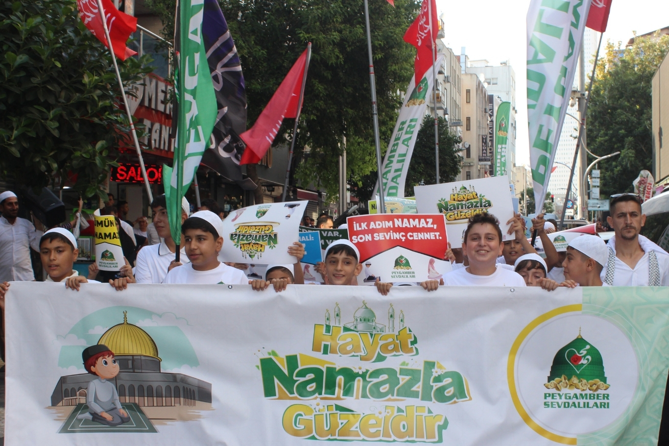 Mersin'de "Hayat Namazla Güzeldir" programı düzenlendi