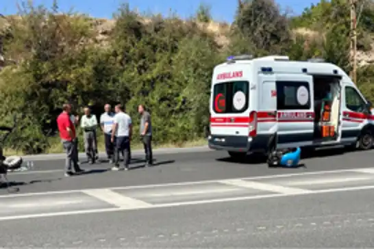 Malatya'da minibüs ile çapa motoru çarpıştı: Bir yaralı