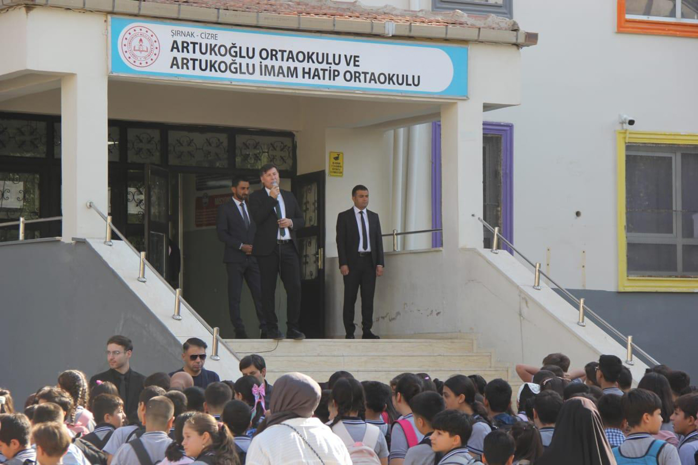 CİZRE’DE 2026-2027 EĞİTİM YILININ İLK ZİLİ ÇALDI 47 BİN ÖĞRENCİ OKULLA BULUŞTU
