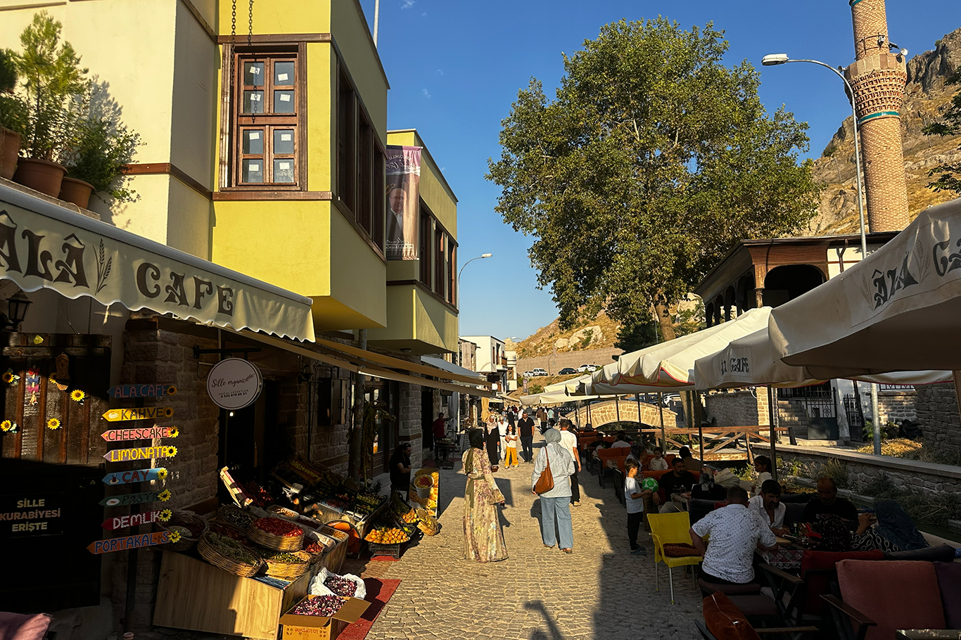 Konya’nın tarihi mahallesi Sille, ziyaretçilerini geçmişe götürüyor