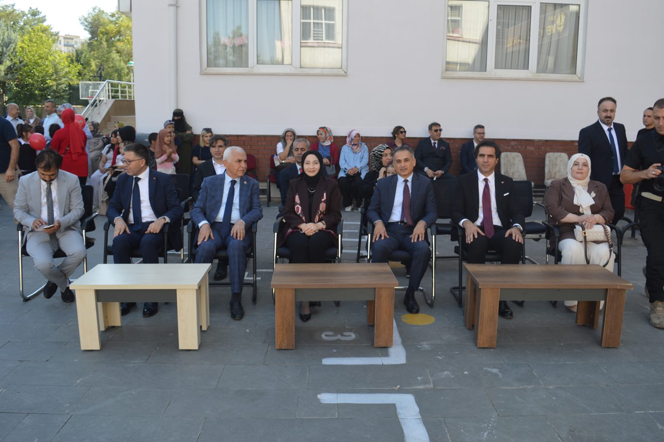 Siirt’te yeni eğitim öğretim yılının ilk gününde okul heyecanı