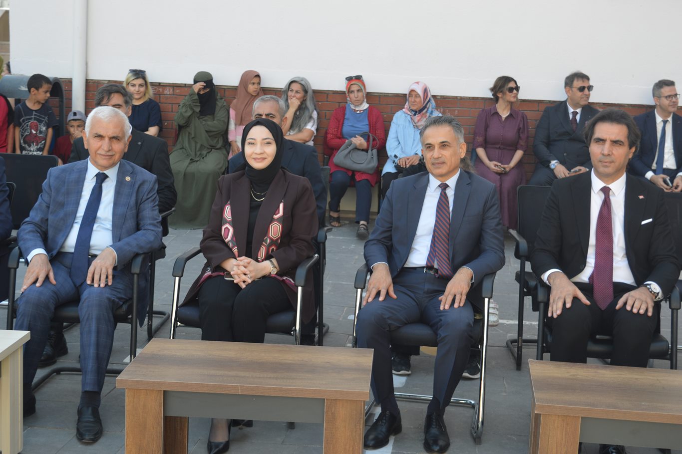 Siirt’te yeni eğitim öğretim yılının ilk gününde okul heyecanı