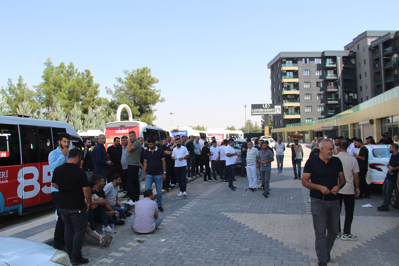 Diyarbakır'da özel halk otobüsleri kontak kapattı: Hak ettiğimiz rayici istiyoruz