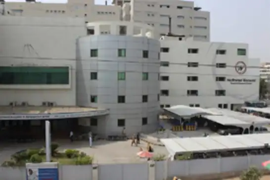 باكستان..تعليق عمل أطباء وكوادر صحية أفغان في مستشفى ببيشاور