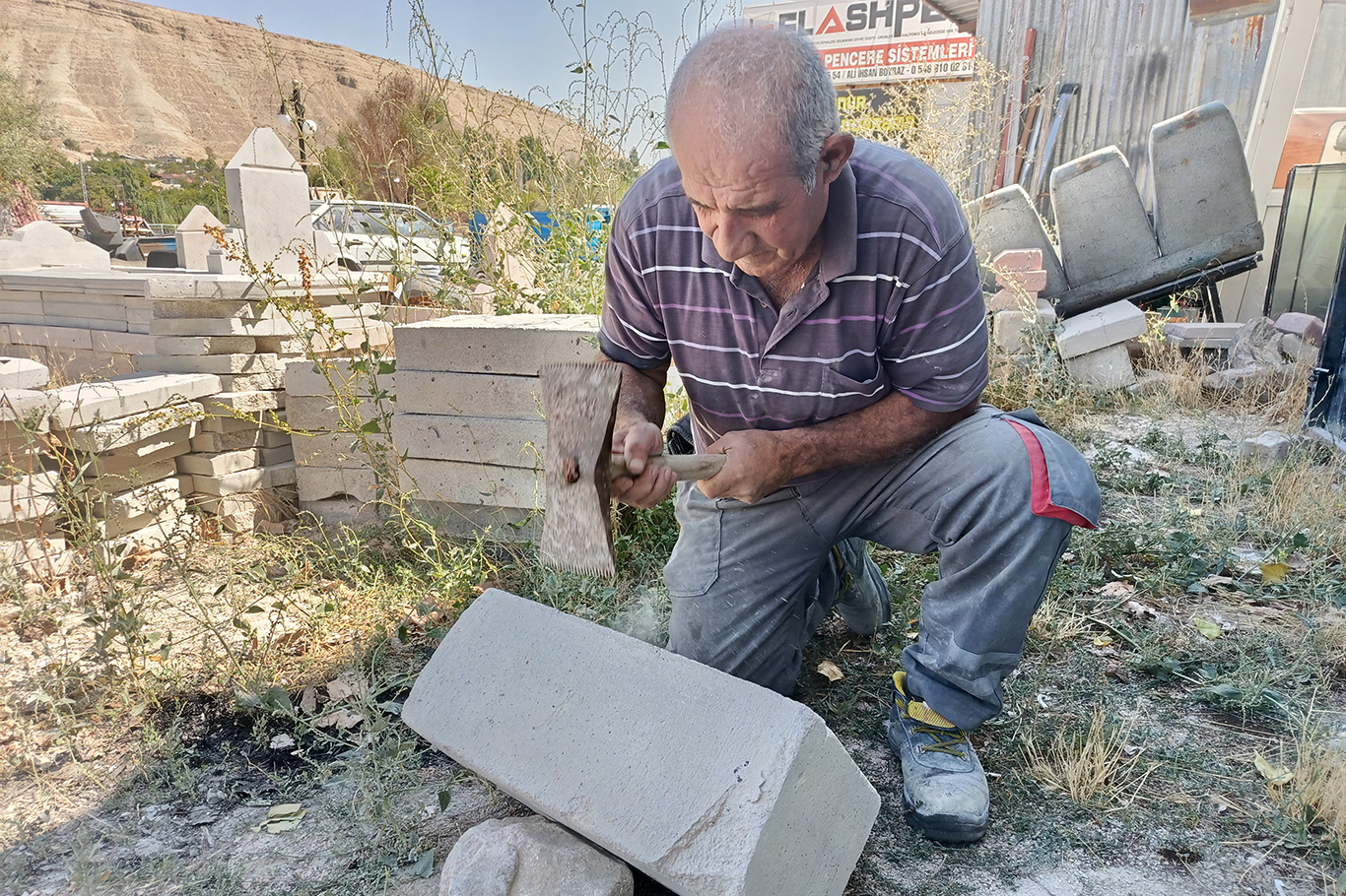 Yarım asırlık taş ustası Canlı: Çırak yetişmemesi nedeniyle bu meslek yok olma tehlikesiyle karşı karşıya 