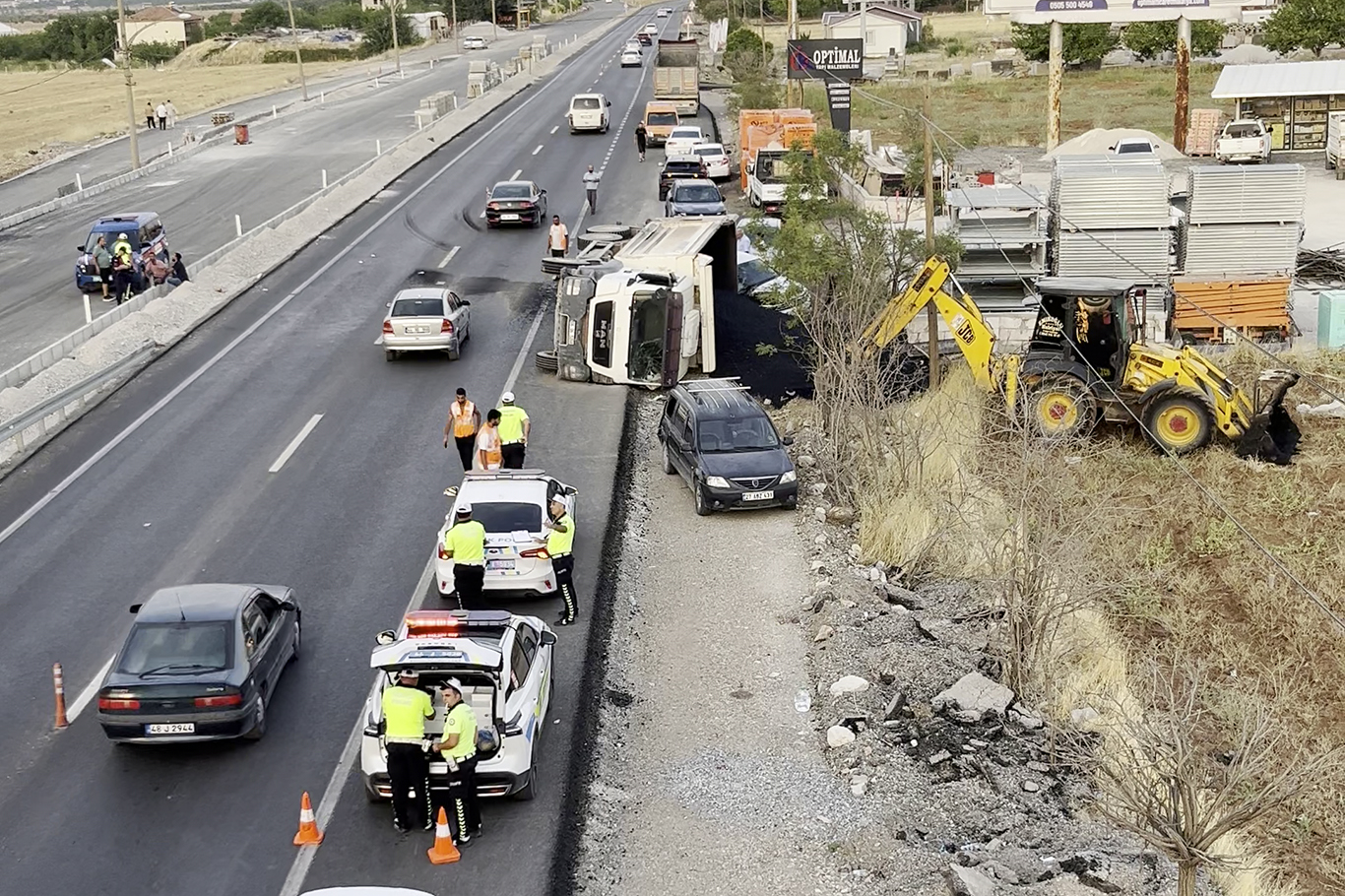 Malatya'da asfalt yüklü kamyonun çarptığı yaya ağır yaralandı