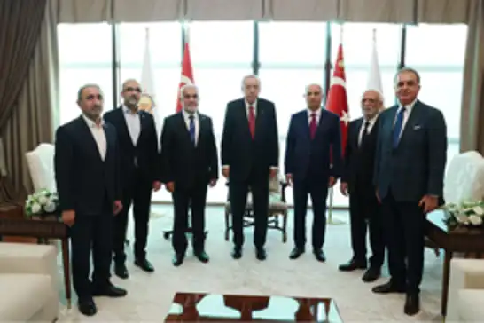 رئيس حزب الهدى يلتقي الرئيس أردوغان في مقر حزب العدالة والتنمية