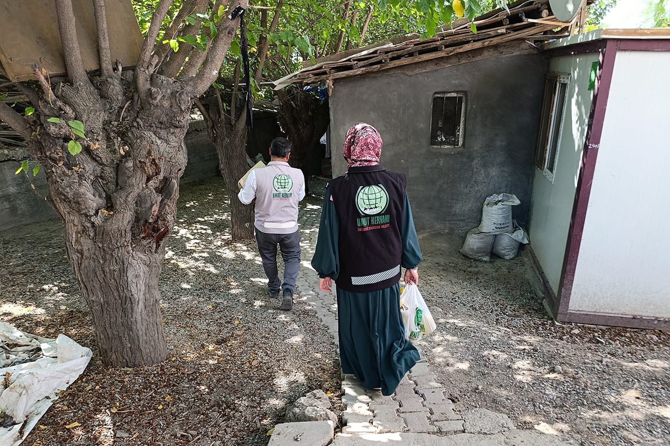 Umut Kervanı Malatya'dan ihtiyaç sahibi ailelere gıda ve kırmızı et desteği