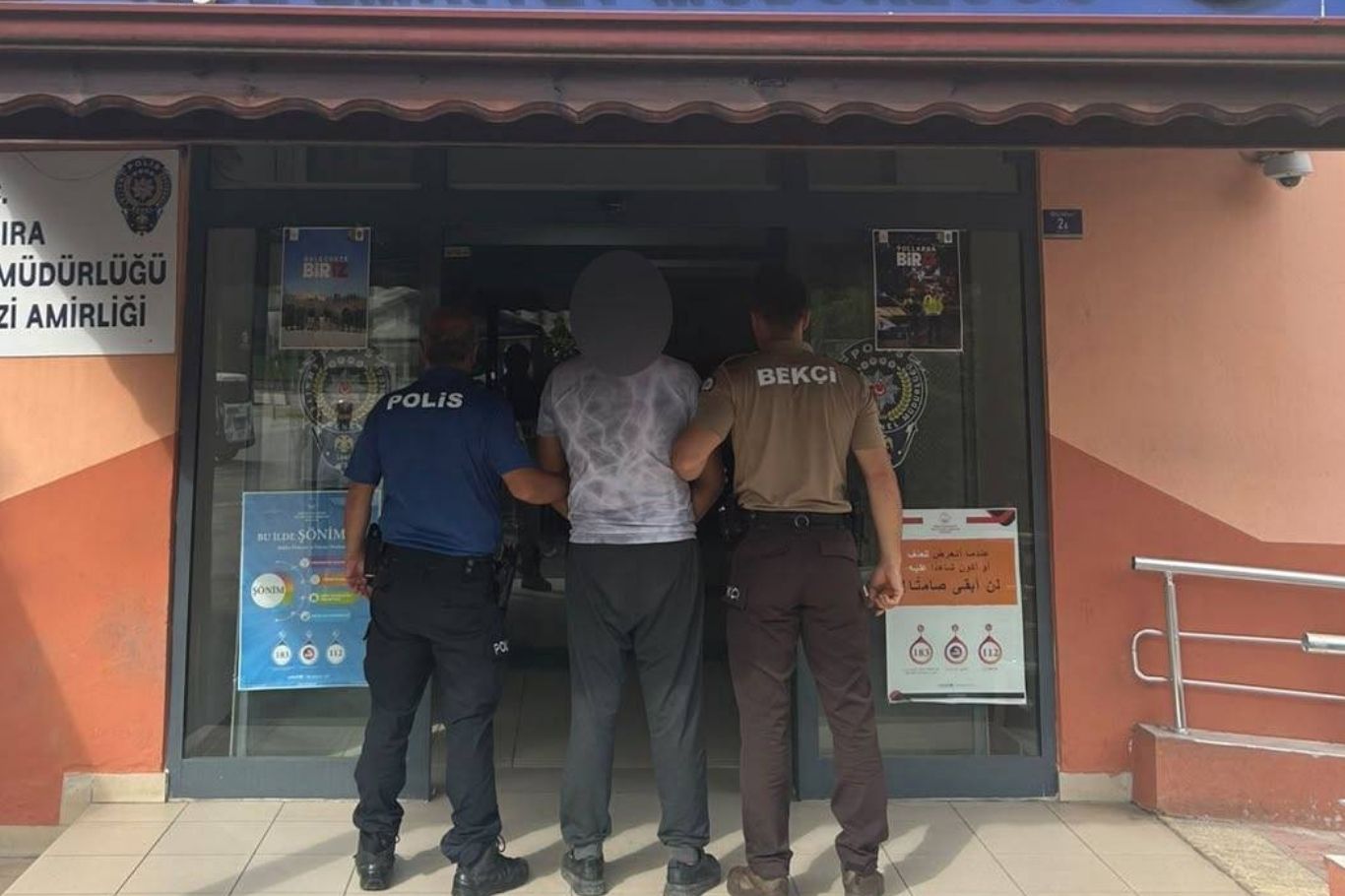 Kocaeli'de hırsızlık suçlarından 22 yıl hapis cezasıyla aranan kişi yakalandı
