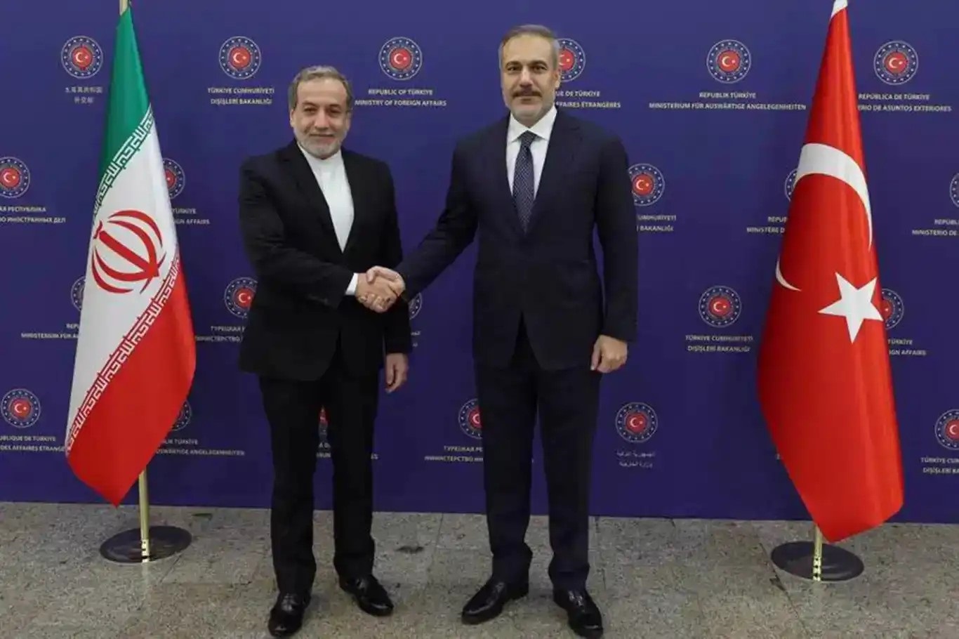 وزیر فیدان با عراقچی، همتای ایرانی خود، گفت‌وگو کرد