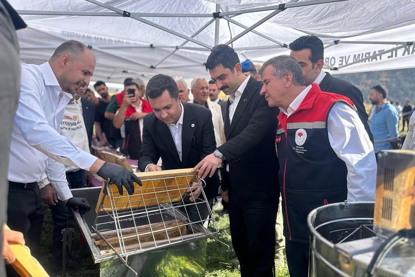 ŞIRNAK'TA "BEYTÜŞŞEBAP BALI TANITIM VE HASAT ŞENLİĞİ" DÜZENLENDİ