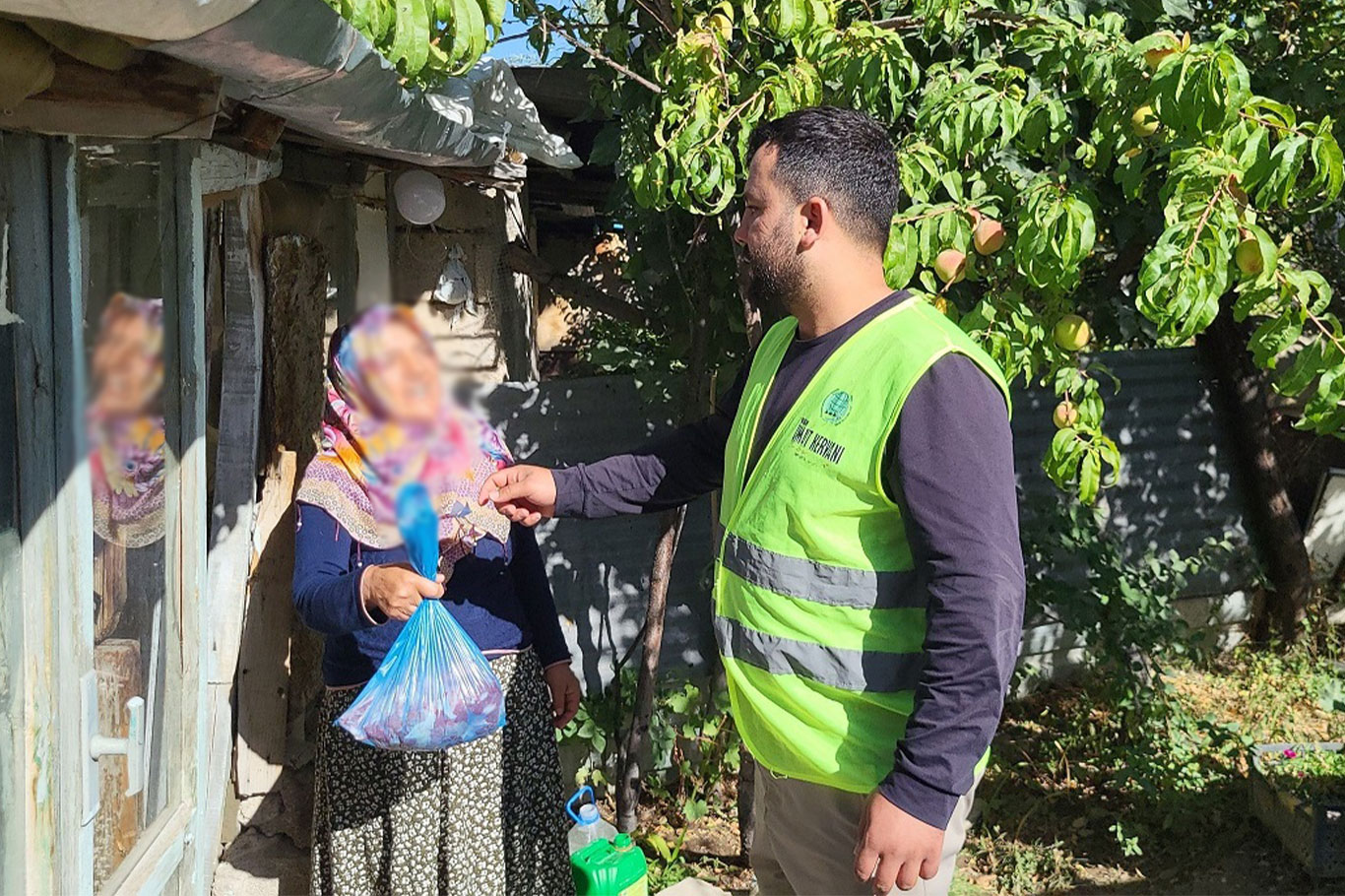Karwana Hêvîyê li Wanê goştê heywanên nezir gihand kesên hewcedar