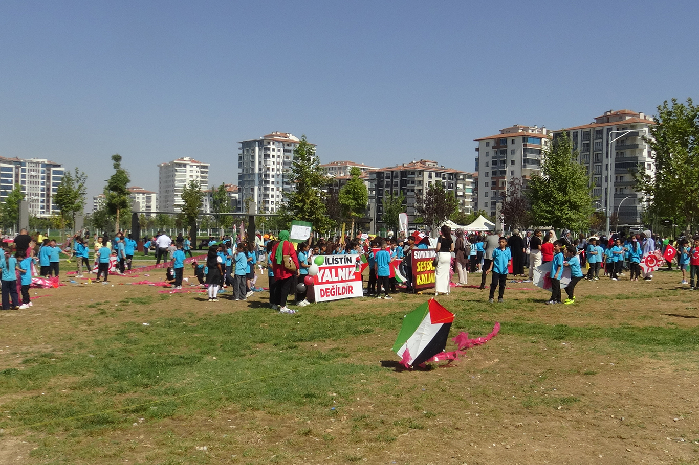 Malatya'da Gazzeli çocuklar için uçurtmalar gökyüzüne bırakıldı