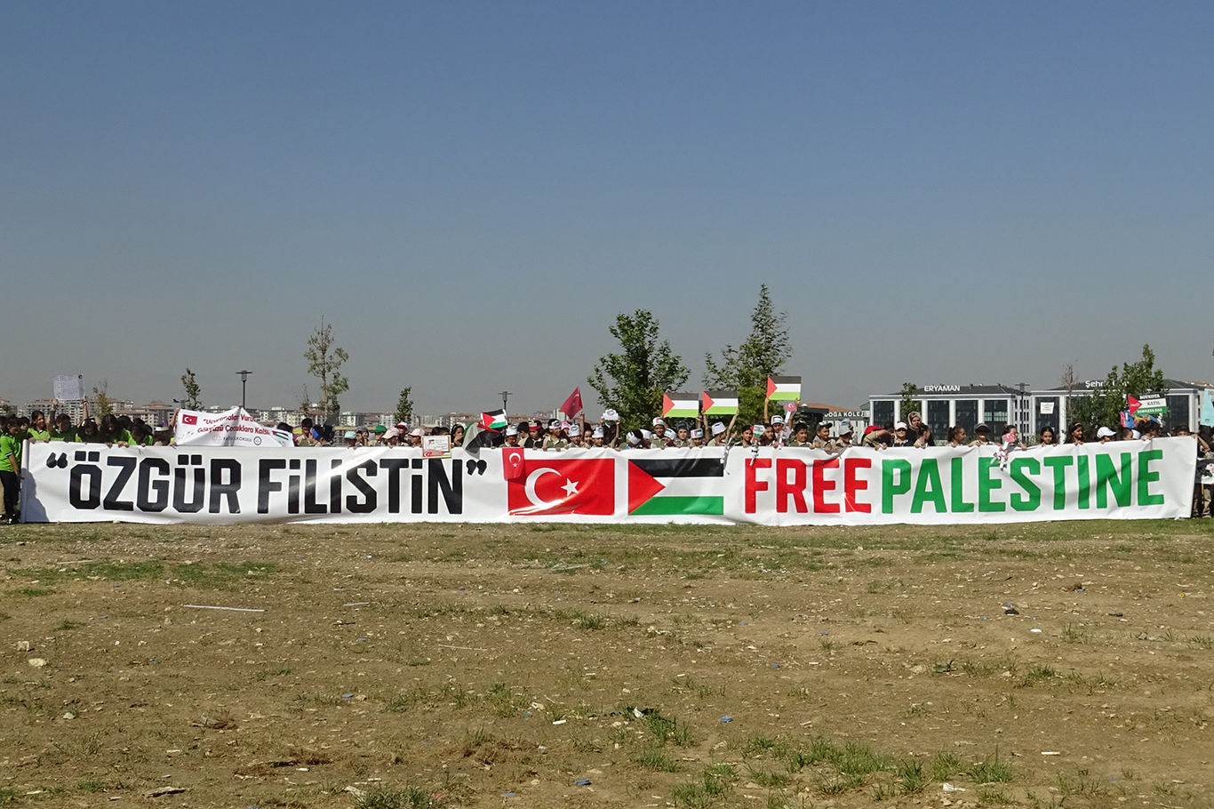 Malatya'da Gazzeli çocuklar için uçurtmalar gökyüzüne bırakıldı