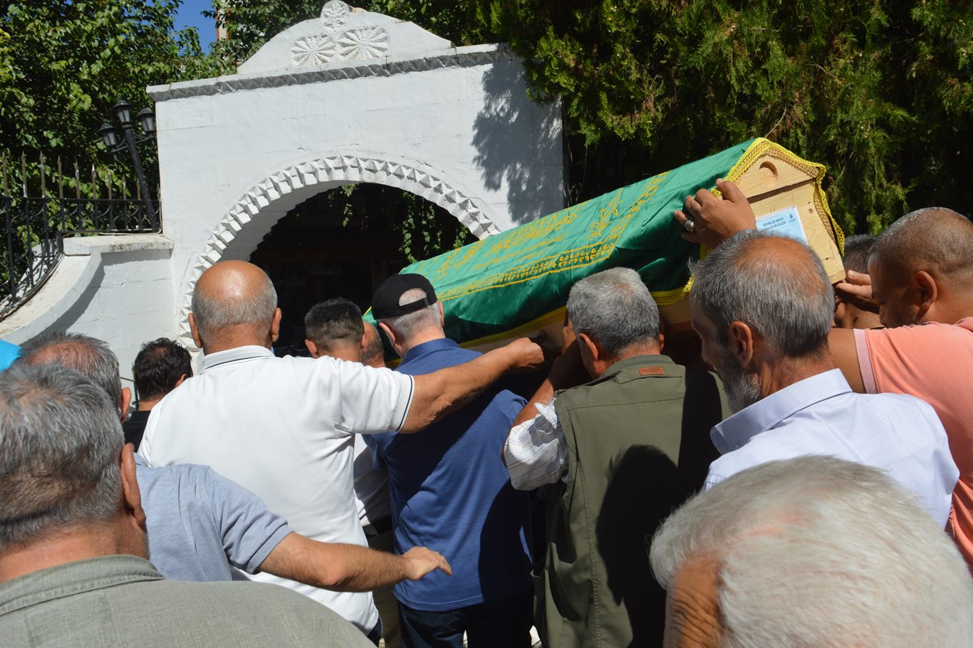 Siirt’in tanınan hekimlerinden Dr. Feridun Bağış son yolculuğuna uğurlandı
