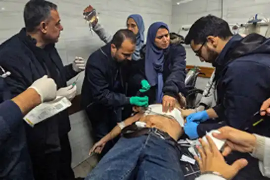 وەزارەتی تەندروستی غەززە: رژێمی سەهیۆنی ژمارەی ئەو نەخۆشانەی ڕێگەیان پێ دراوە لە غەززە بچنە دەرەوە بۆ ٦١ کەس کەم کردەوە
