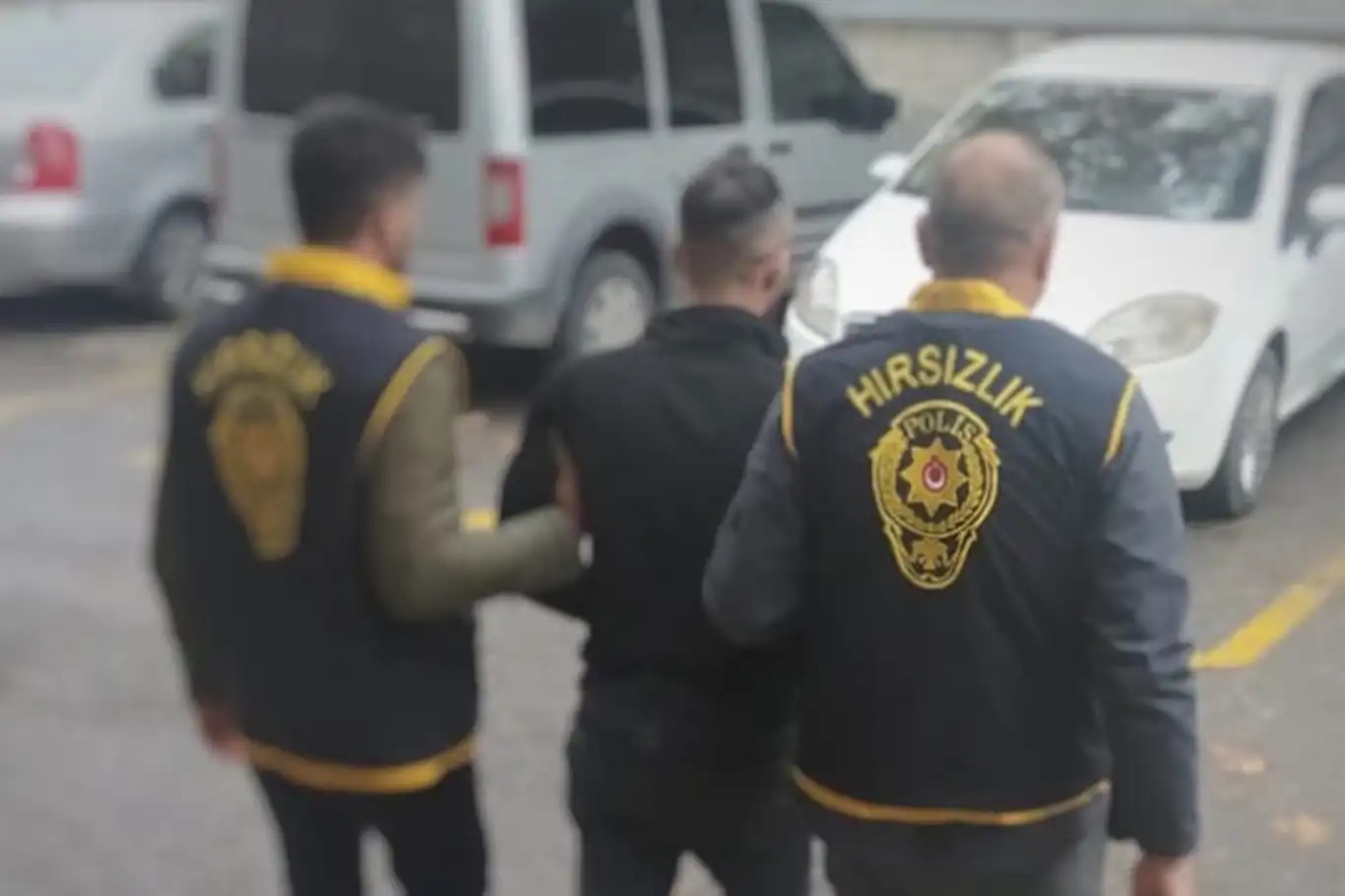 Kuyumcu soygunu girişiminde bulunan şüpheliler yakalandı