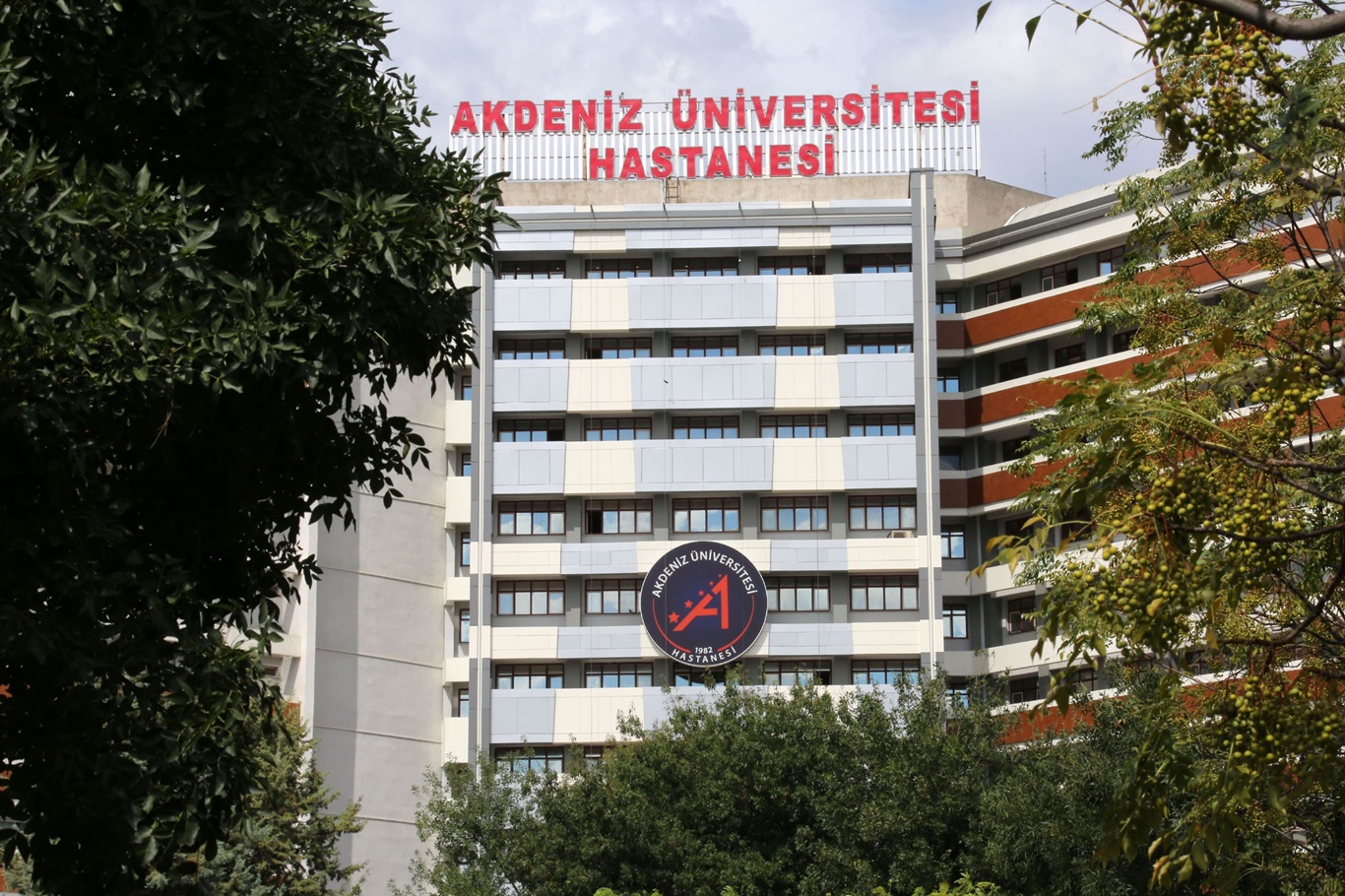 Üniversite hastaneleri Türkiye’nin ileri sağlık gücünü büyütüyor
