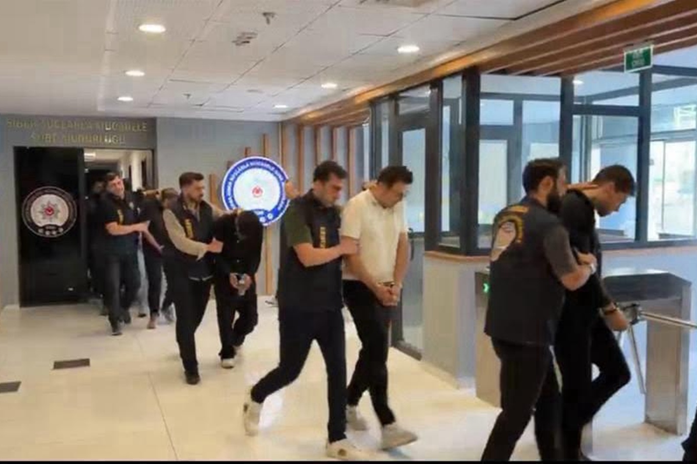 Bursa’da evlilik vaadi dolandırıcılığı operasyonu: 10 tutuklama
