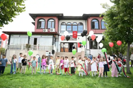 Uçurtmalar Gazze'deki çocuklar için gökyüzüne yükseldi
