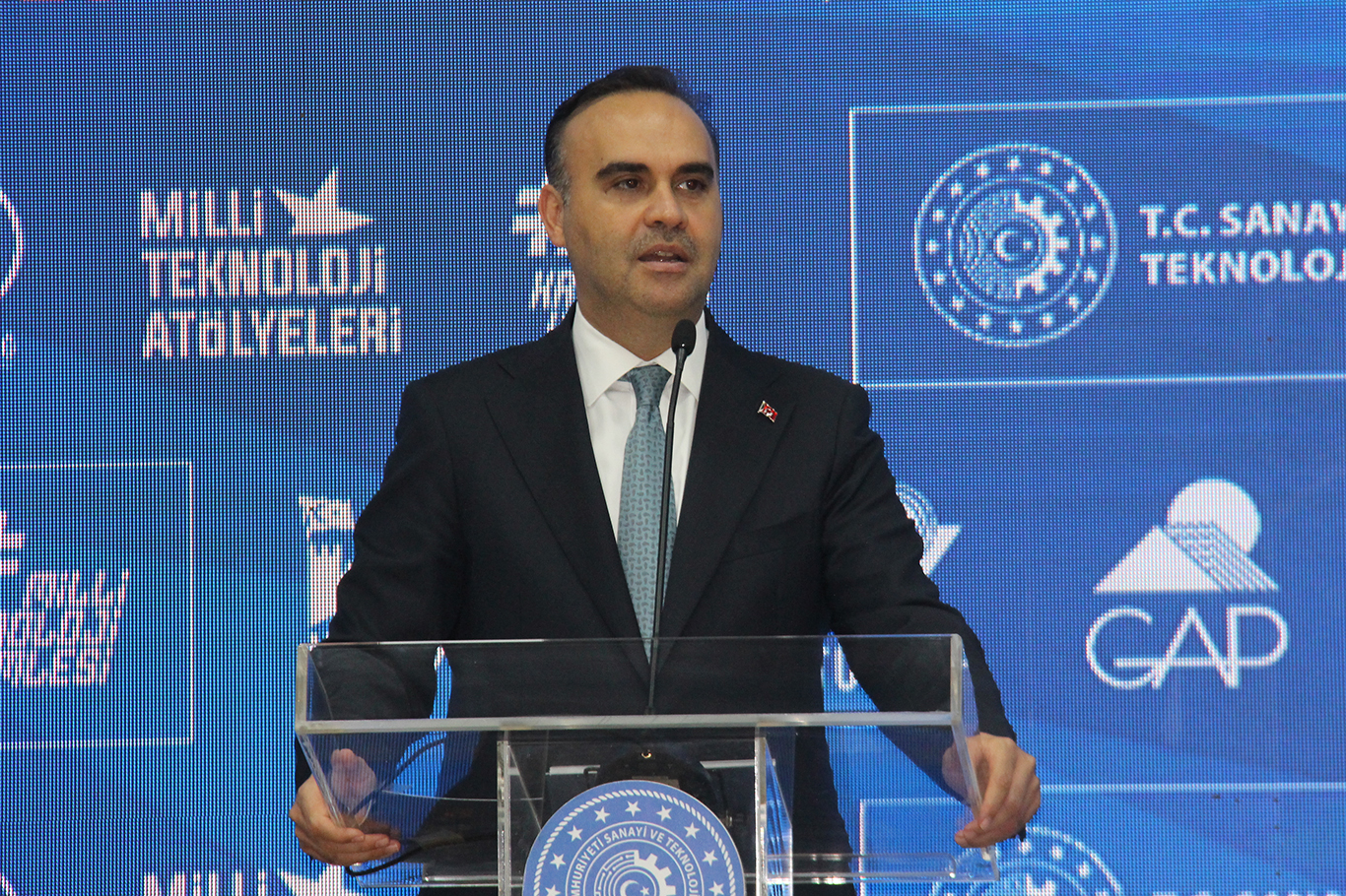 Bakan Kacır Diyarbakır'da 20 projeyi açıkladı: 177 milyarlık yatırım, 141 bin istihdam