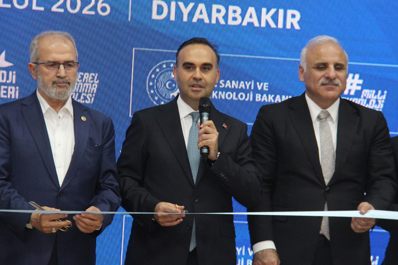 Bakan Kacır Diyarbakır'da 20 projeyi açıkladı: 177 milyarlık yatırım, 141 bin istihdam