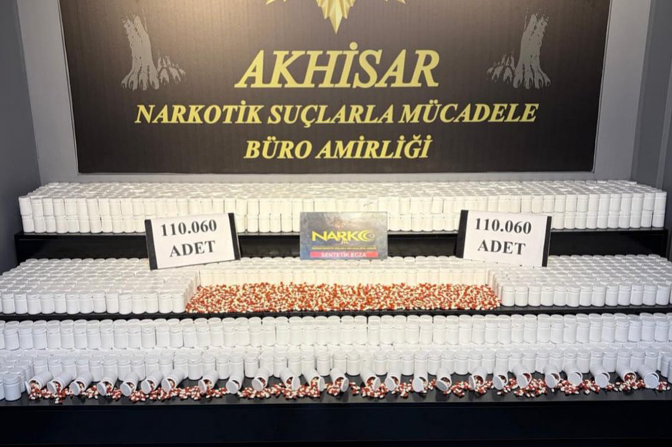Manisa'da uyuşturucu operasyonu: 110 bin 60 sentetik ecza hapı ele geçirildi