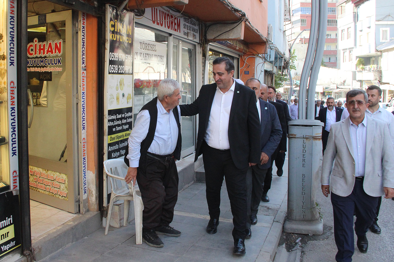HÜDA PAR MİLLETVEKİLİ SERKAN RAMANLI, ULUDERE'DE ESNAFLARI ZİYARET ETTİ