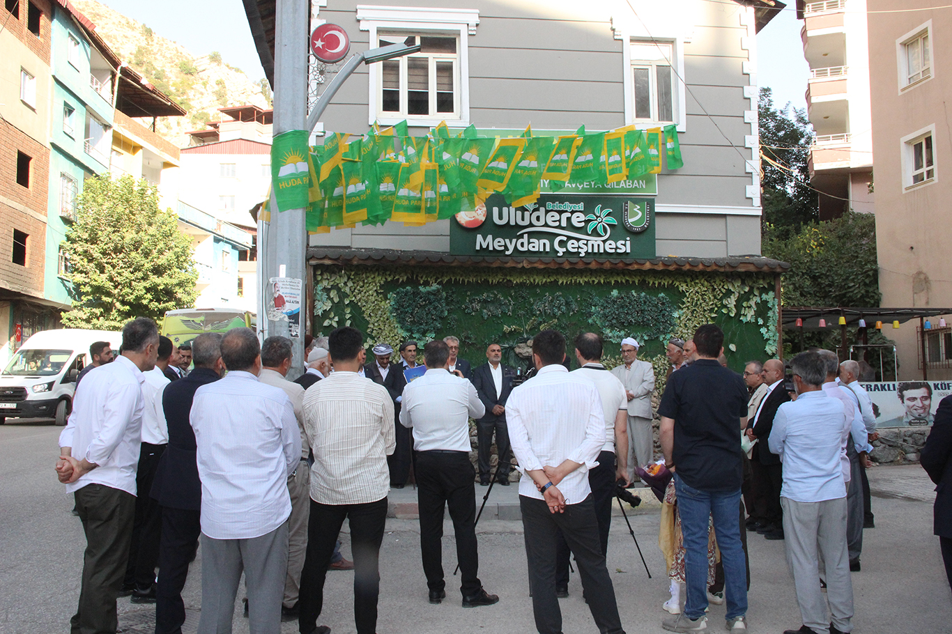 HÜDA PAR ULUDERE İLÇE BAŞKANLIĞI TEŞKİLAT BİNASI DÜZENLENEN TÖRENLE AÇILDI