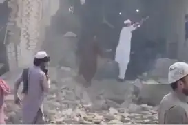 افزایش شمار قربانیان حمله دوگانه در پاکستان به ۲۱ نفر شامل ۱۵ نیروی پلیس