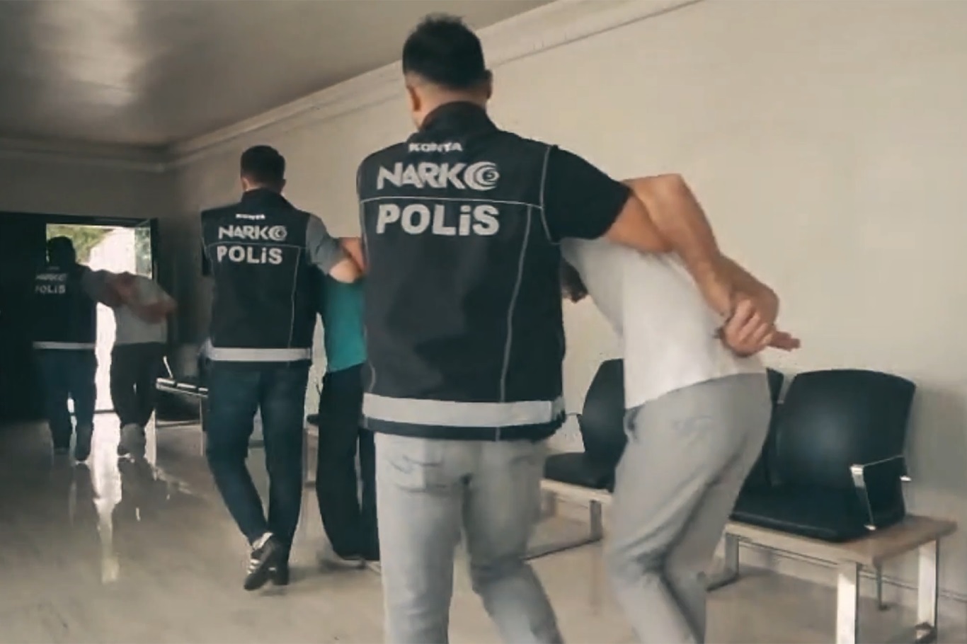  Konya’da yüklü miktarda uyuşturucu ve hammadde ele geçirildi
