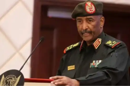 البُرهان يرفض الأجندات الخارجية وعودة 882 سودانيًا من مصر إلى بلادهم